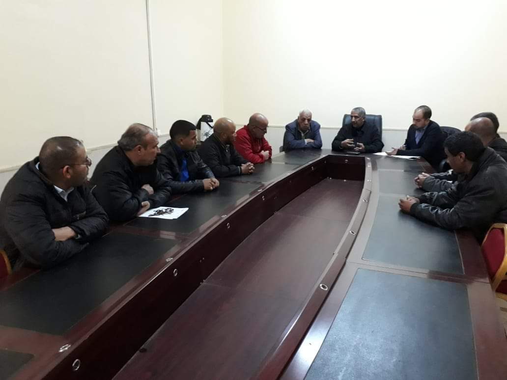 اجتماع تقييمي مع فرق بطولة كرة القدم داخل القاعة 