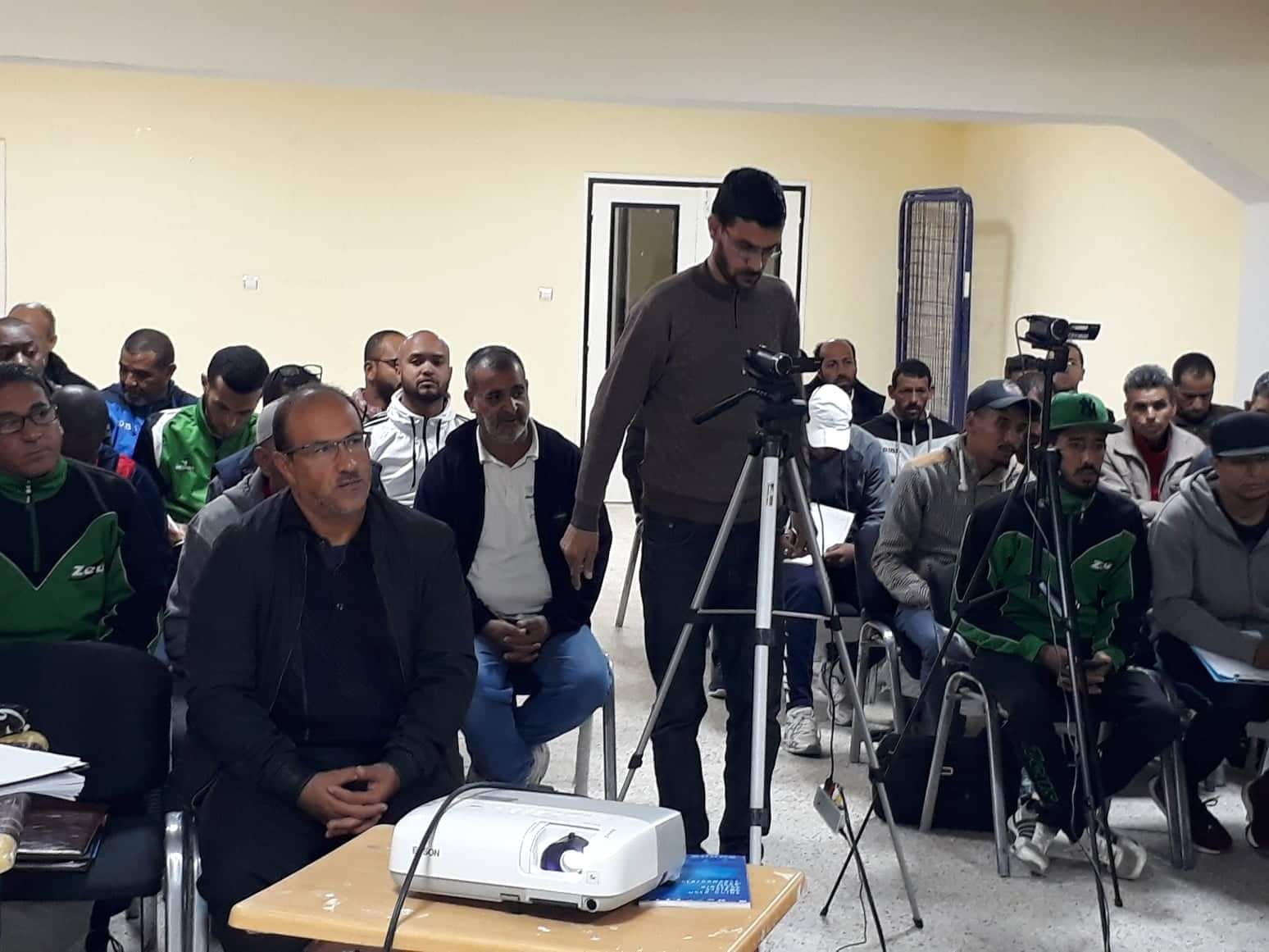 يوم دراسي لفائدة مدربي كرة القدم منطقة تقرت
