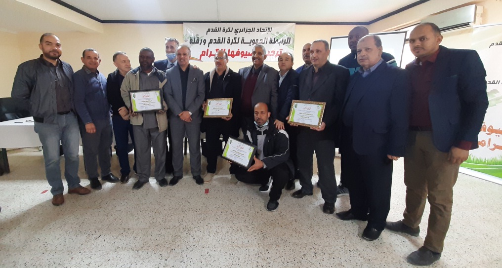 تكريمات المدارس الكروية