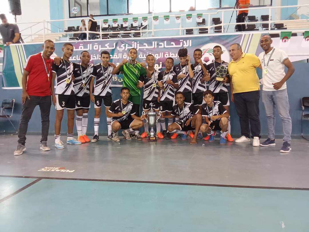 شبيبة جامعة بطلا وطنيا لكرة القدم داخل القاعة لأقل من 15 سنة